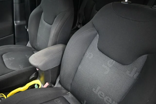 Used 2017 Blue Jeep Latitude image 18