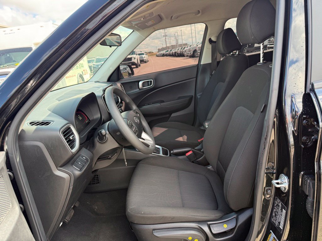 Used 2025 Black Hyundai SE image 5