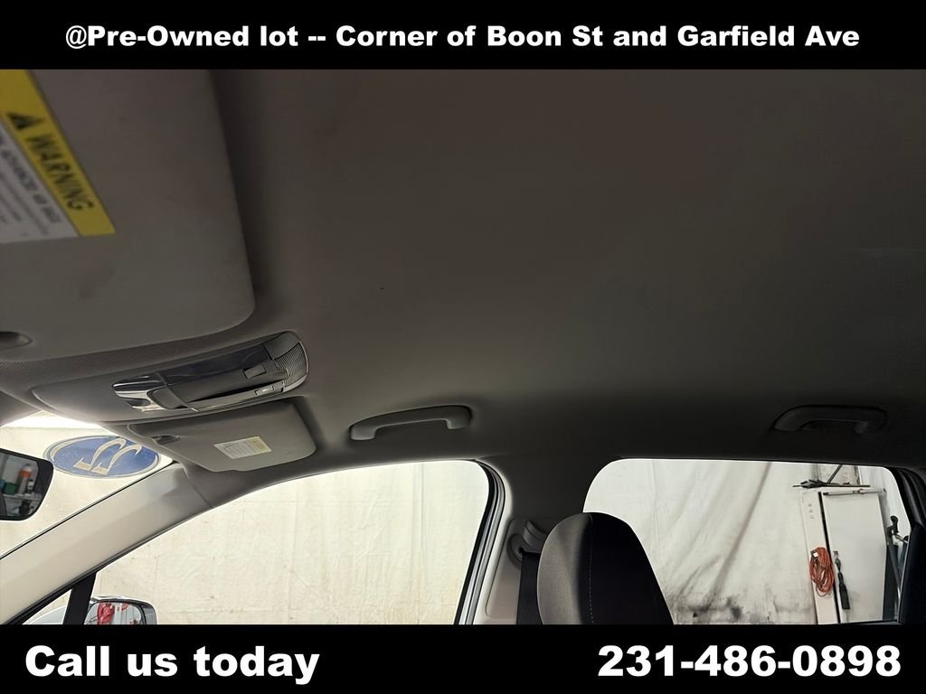 Used 2022 White Kia LX image 13