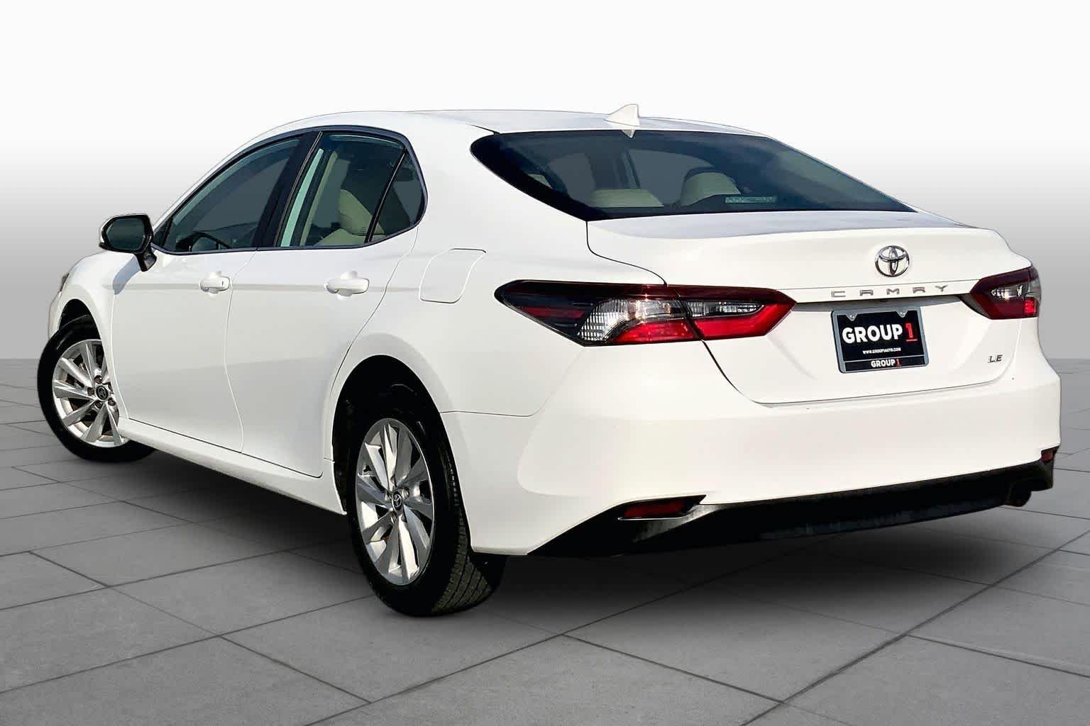 Used 2023 Ice Cap Toyota LE image 12