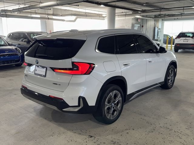 Used 2023 White Metallic BMW xDrive28i image 8