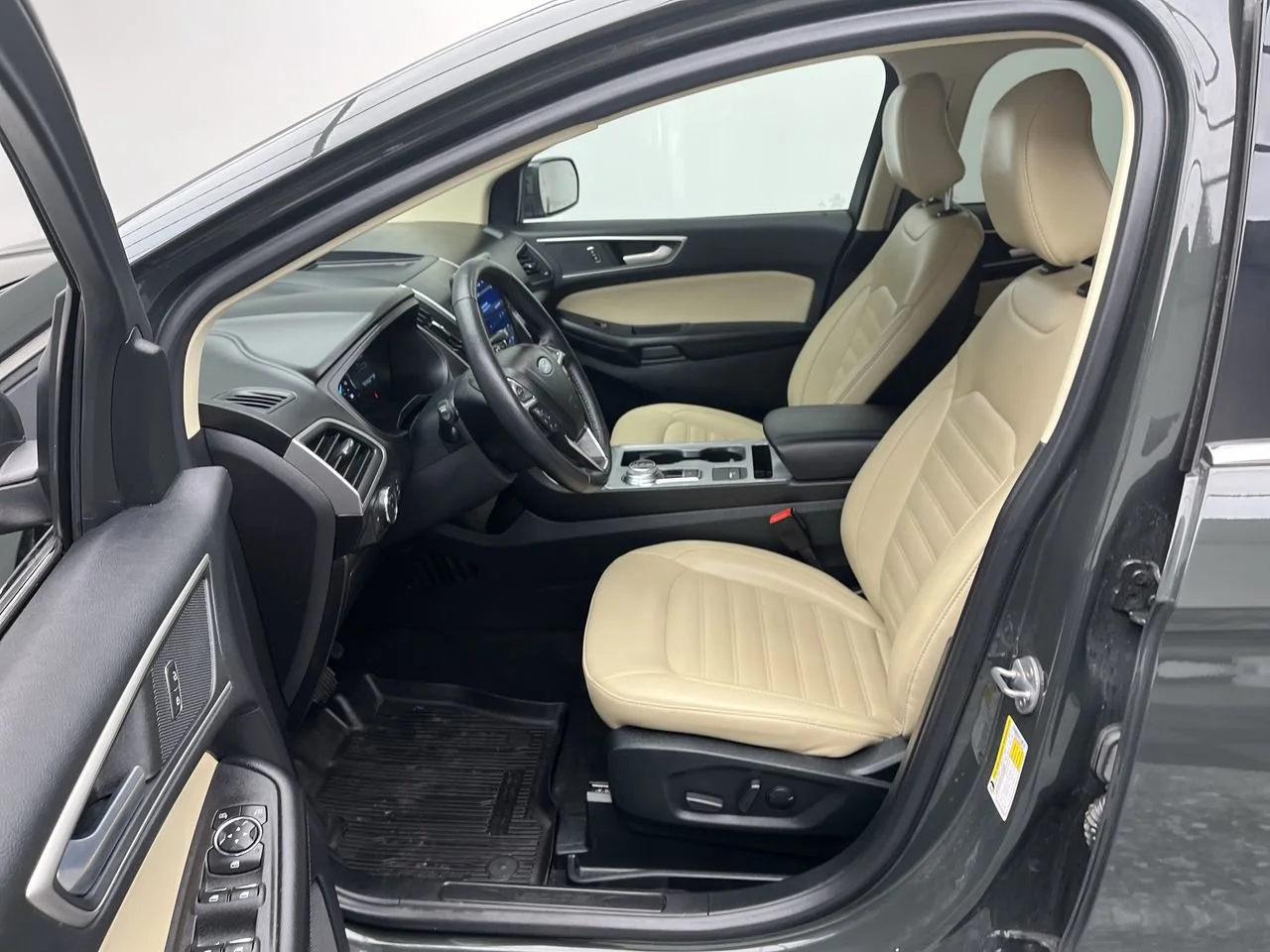 Used 2022 Green Ford SEL image 3