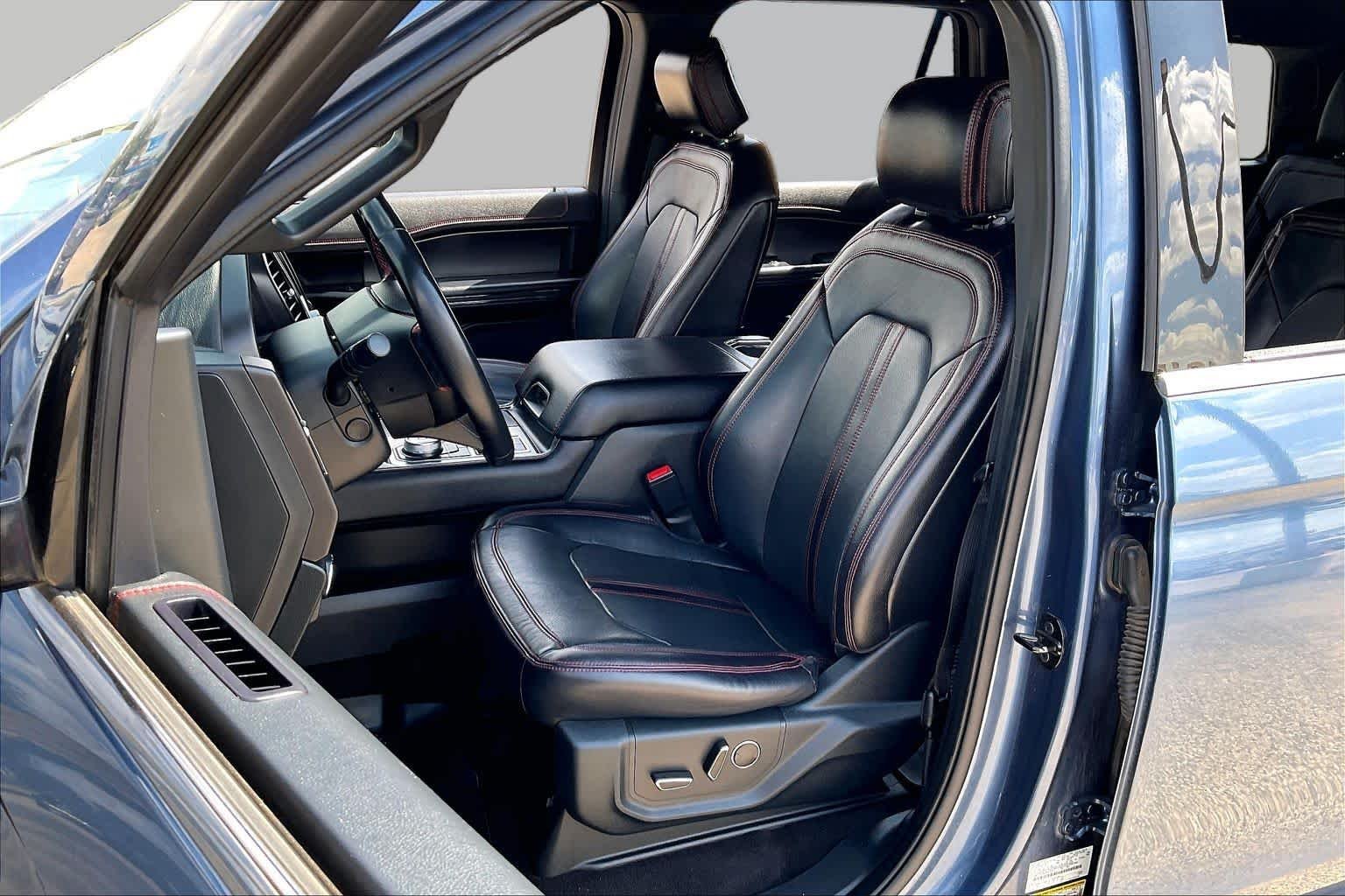 Used 2020 Blue Metallic Ford Limited image 8