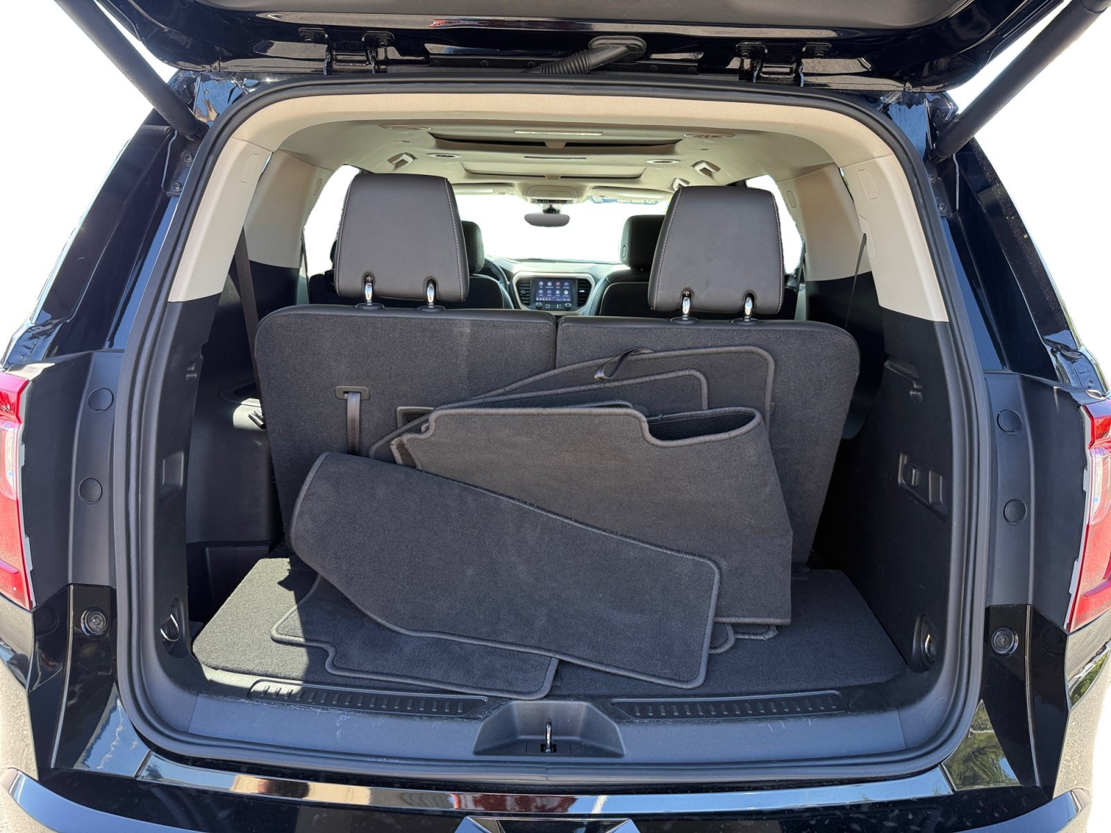 Used 2023 EBONY TWILIGHT METALLIC GMC Denali image 17
