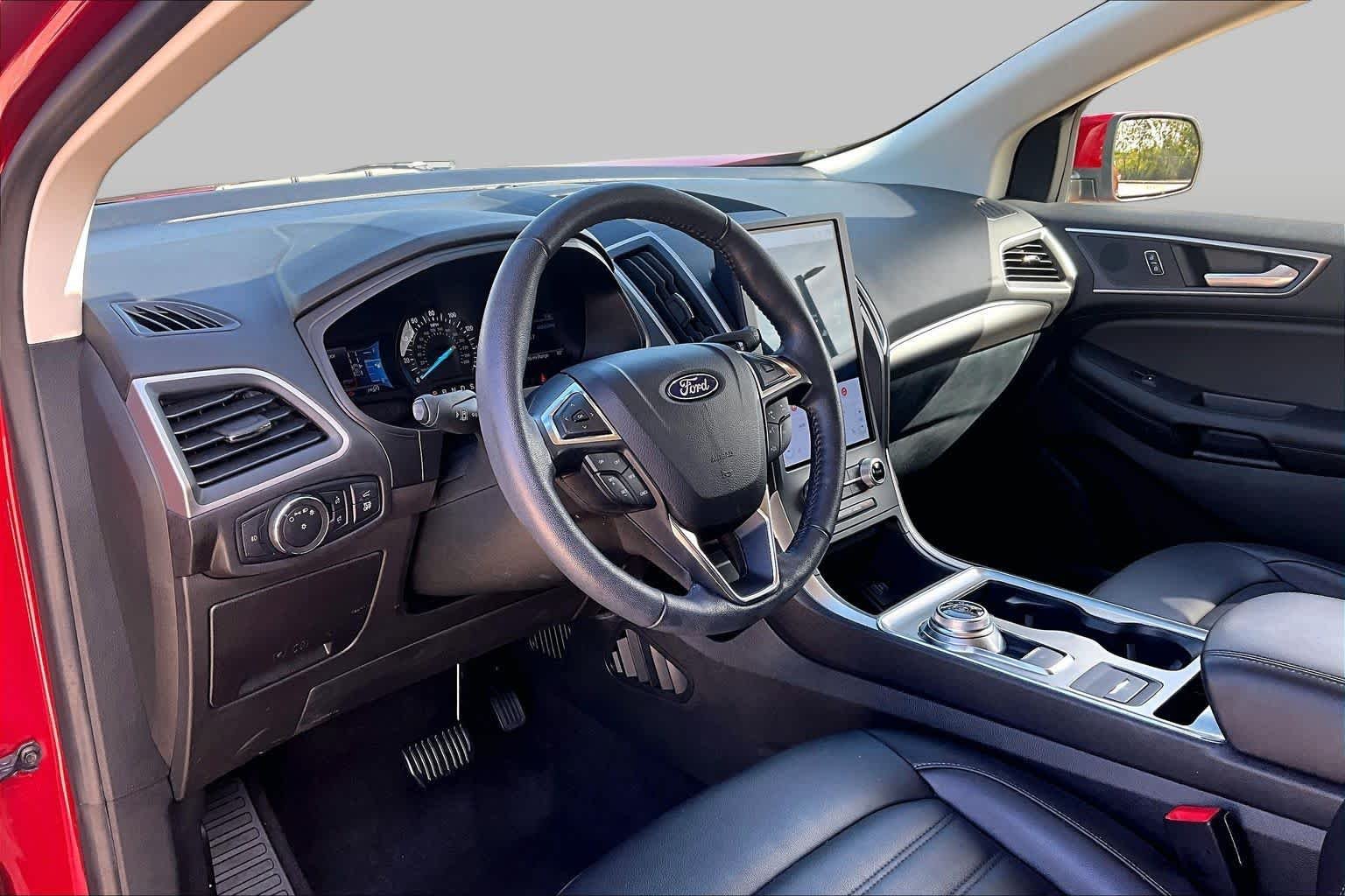 Used 2022 Rapid Red Metallic Tinted Clearcoat Ford SEL image 17