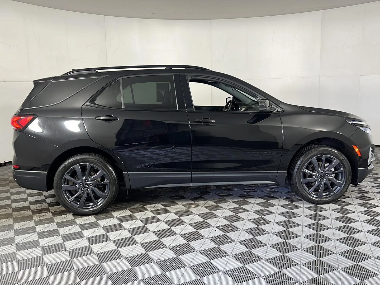 Used 2024 Mosaic Black Metallic Chevrolet RS image 15