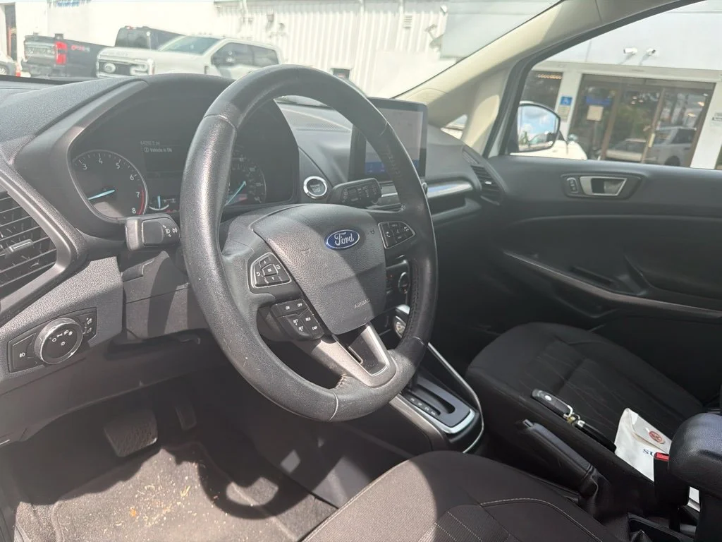Used 2020 White Ford SE image 9