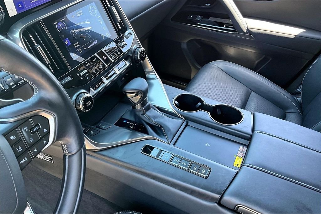 Used 2024 White Lexus 600 Luxury image 14
