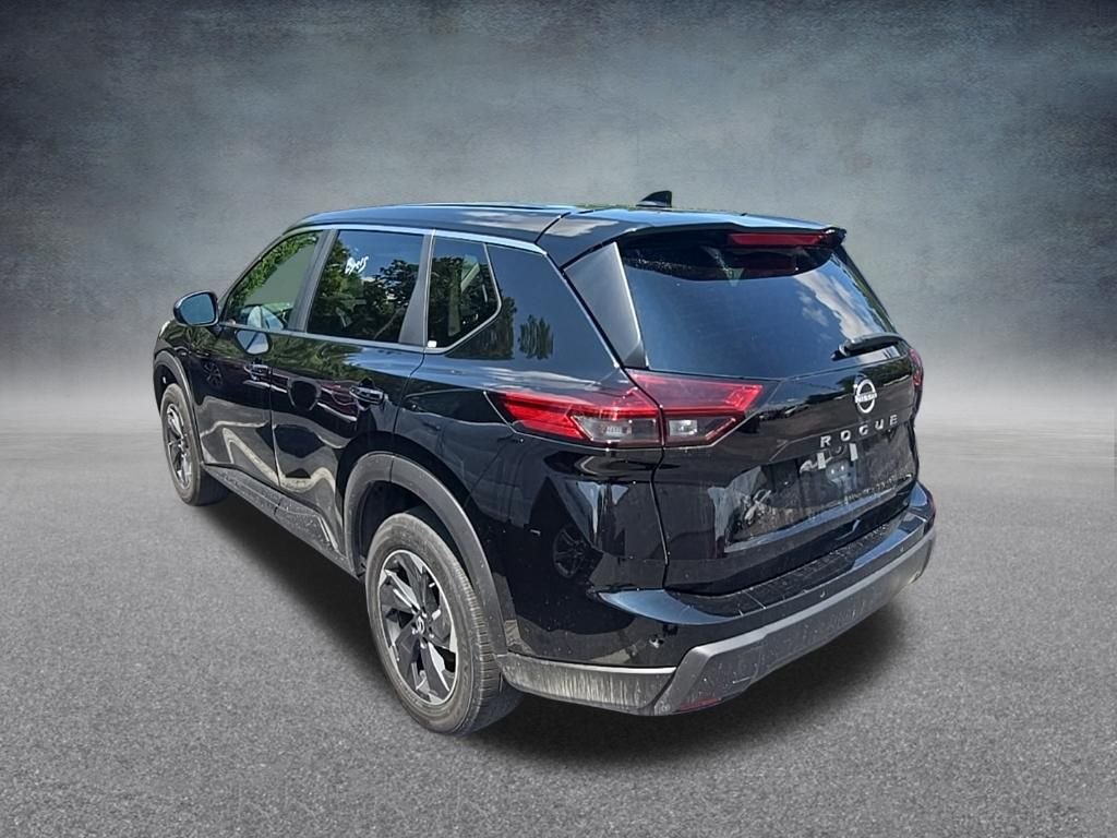 Used 2025 Super Black Nissan SV image 5