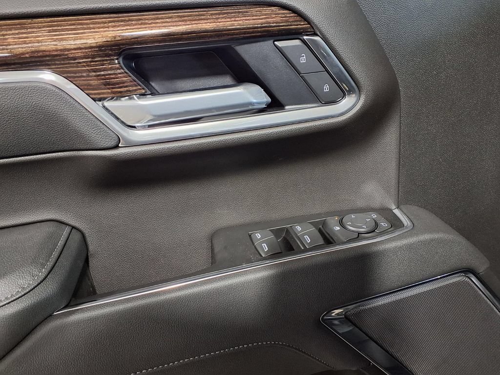 New 2026 Onyx Black GMC Elevation image 15
