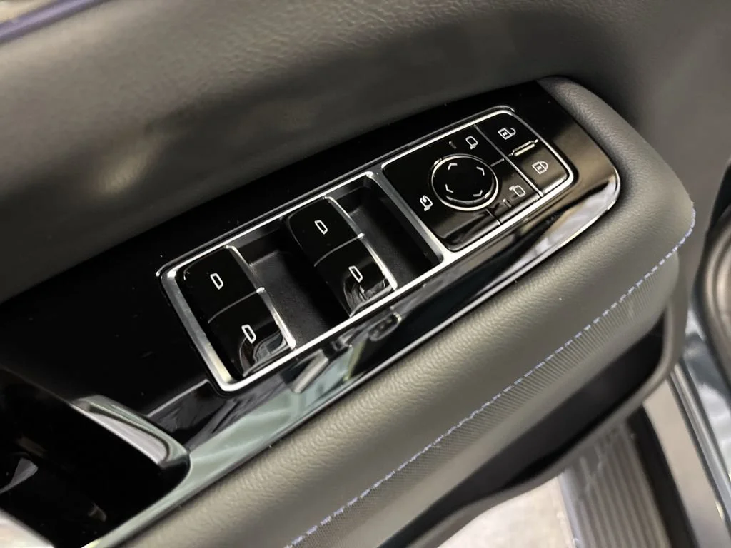 2025 Cadillac Escalade IQ Luxury 1 - Photo 23