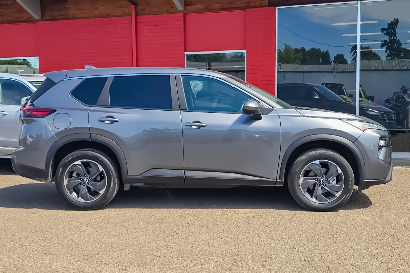 Used 2025 Gray Nissan SV image 3