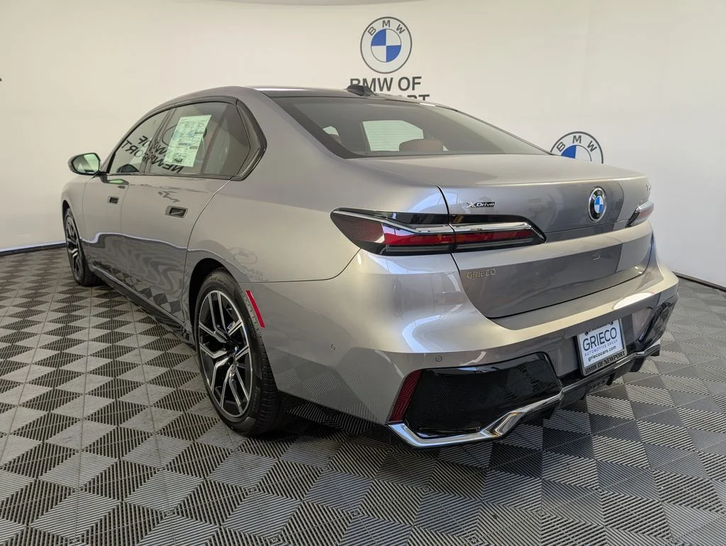 2026 BMW 7 Series 740i - Photo 8
