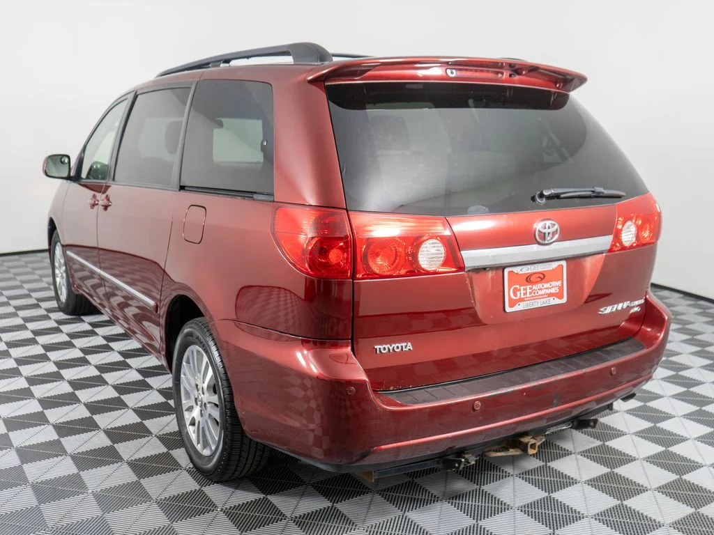 Used 2008 Red Toyota Limited image 4