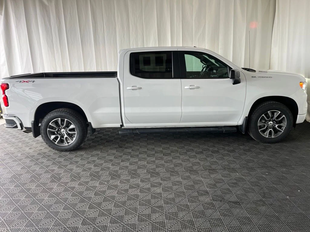 Used 2023 White Chevrolet RST image 2