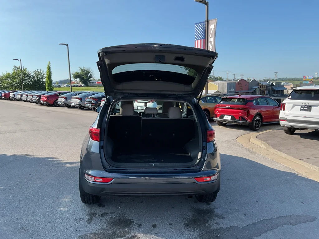 Used 2019 Pacific Blue Kia LX image 13