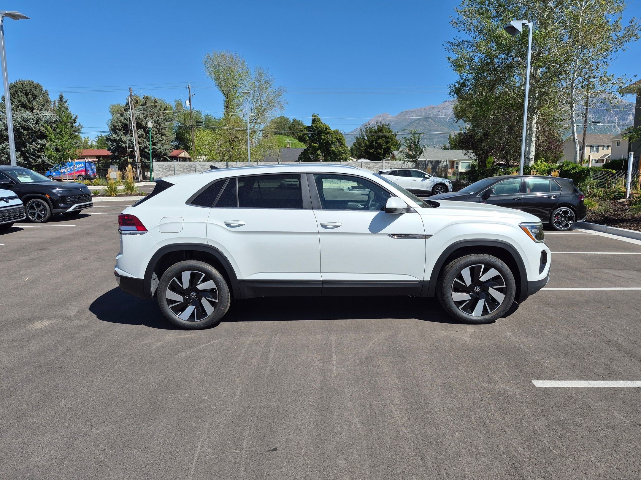 New 2026 Opal White Pearl Volkswagen 2.0T SE w/Technology image 2