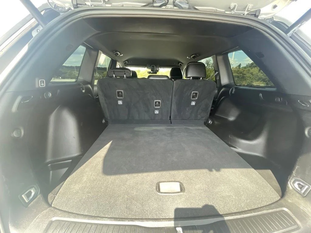Used 2025 Silver Jeep Altitude image 13