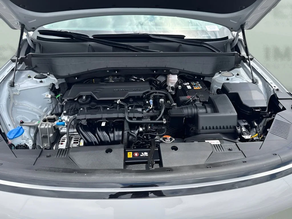 Used 2025 Gray Hyundai SEL image 28