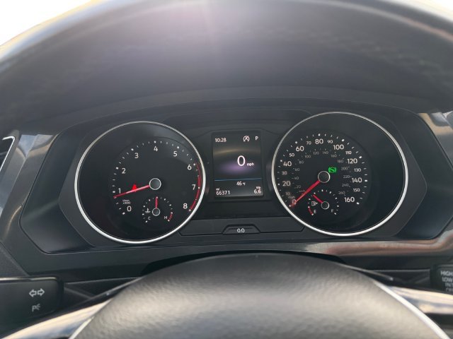 Used 2019  Volkswagen 2.0T SE image 14