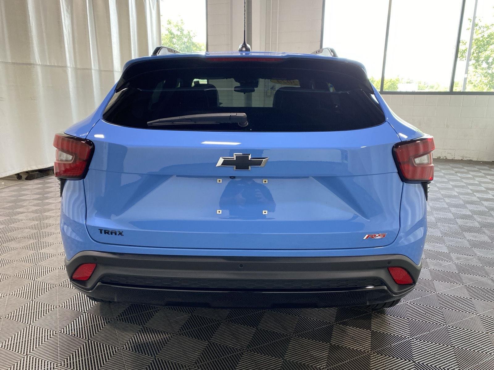 Used 2024 Fountain Blue Chevrolet 2RS image 6