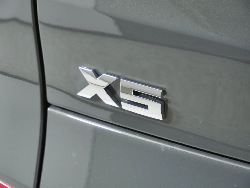 New 2026 Dravit Grey Metallic BMW M60i image 13