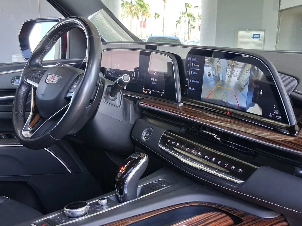 Used 2022 INFRARED TINTCOAT Cadillac Premium Luxury image 17