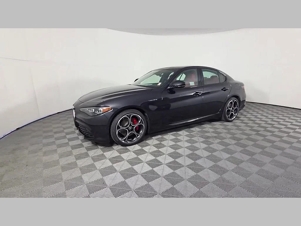 New 2026 Vulcano Black Metallic Alfa Romeo Base image 37