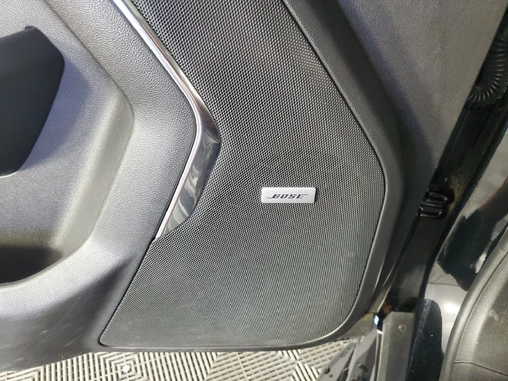 Used 2023 BLACK Chevrolet Premier image 28