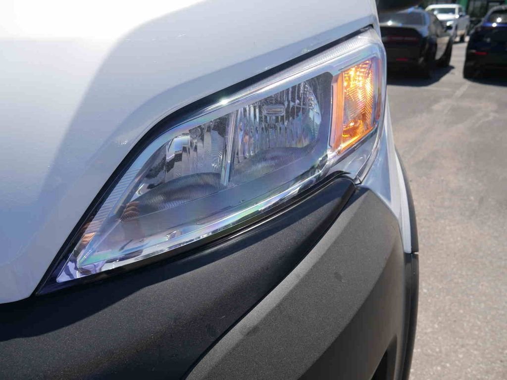 New 2026 Bright White Clear-Coat Exterior Paint RAM  image 10