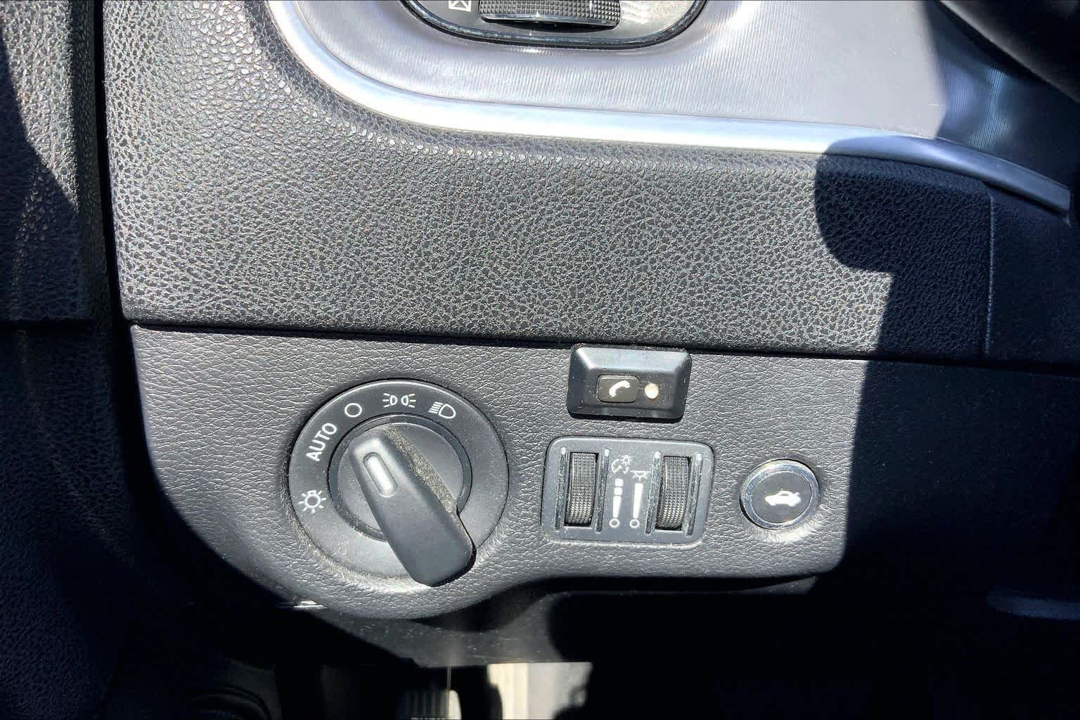 Used 2022 Granite Pearlcoat Dodge SXT image 33