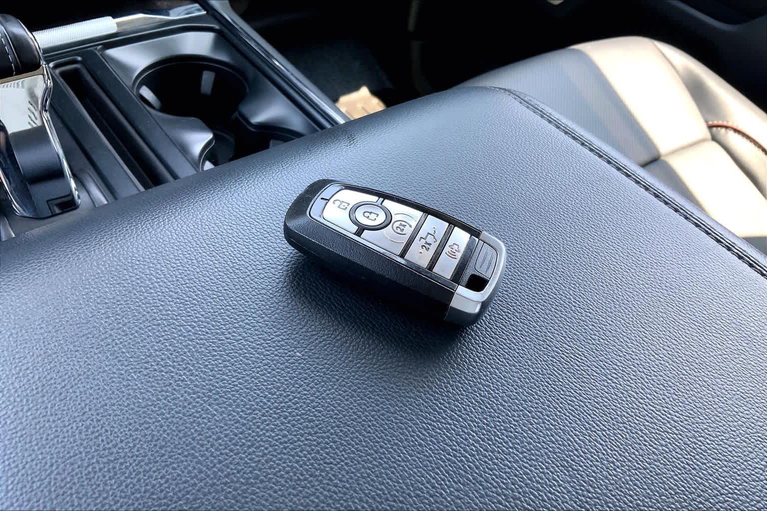 Used 2023 Agate Black Metallic Ford LARIAT image 15