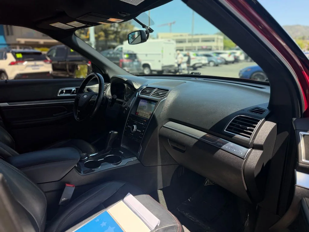 Used 2017 Red Ford Sport image 3