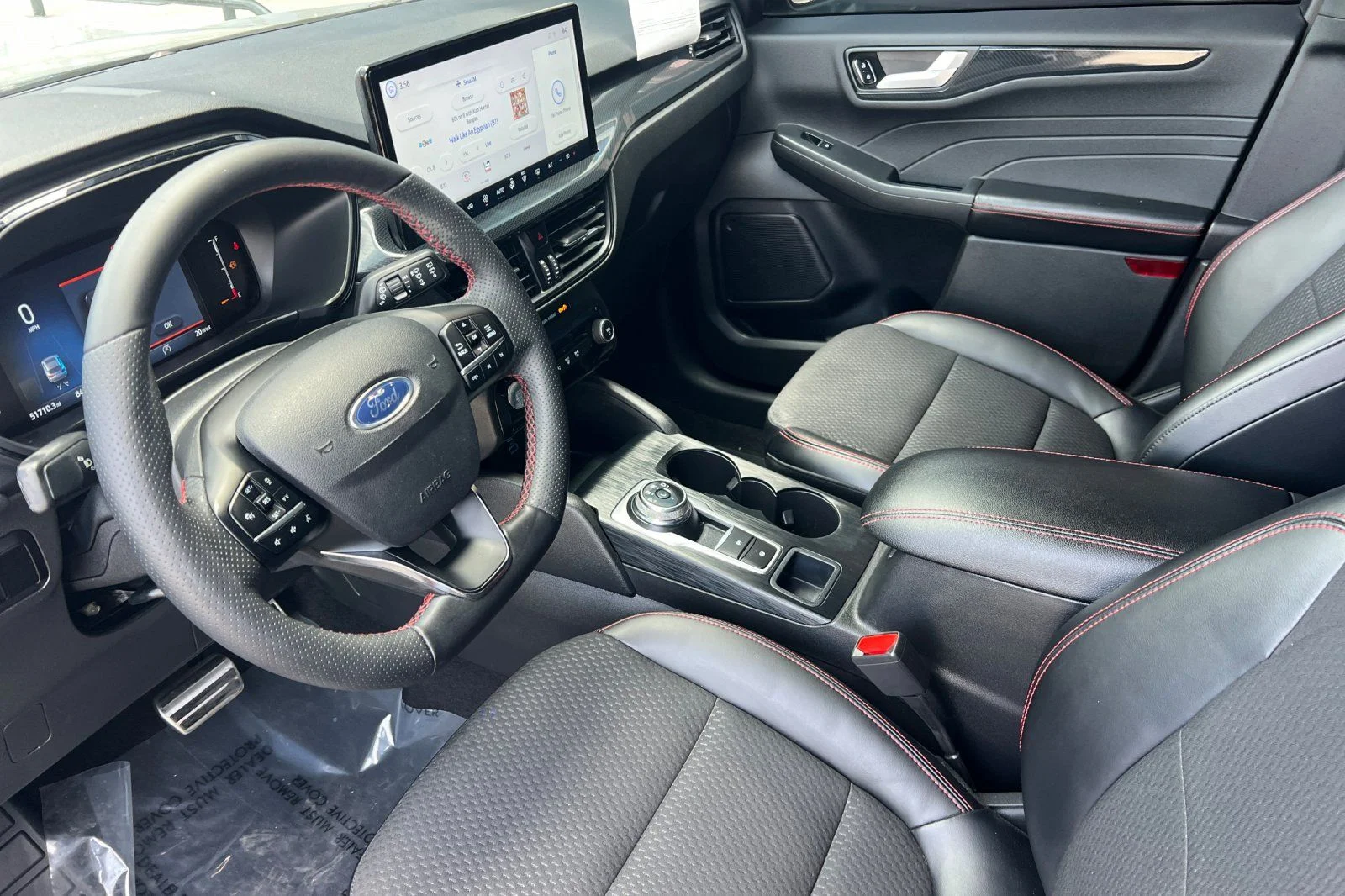 Used 2023 Gray Ford ST-Line image 7