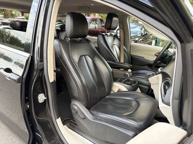 Used 2021 Black Chrysler LXI image 19