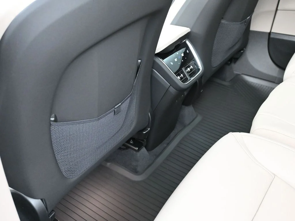 New 2026 Aurora Silver Volvo Ultra image 13