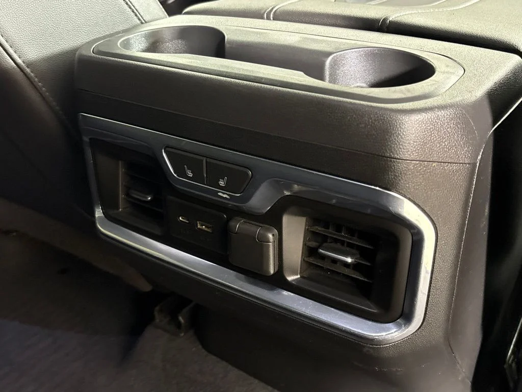 Used 2020 White GMC SLT image 29