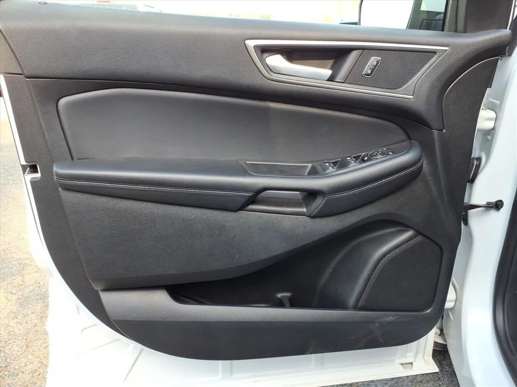 Used 2024 White Ford SEL image 21