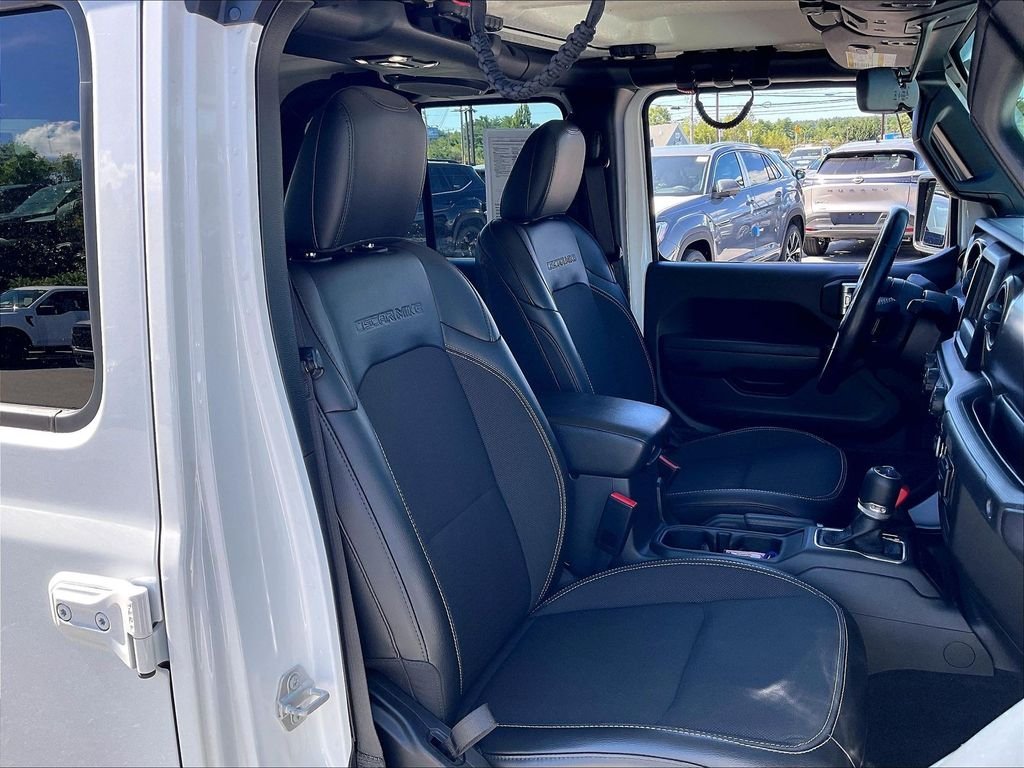 Used 2023 Bright White Clearcoat Jeep  image 10