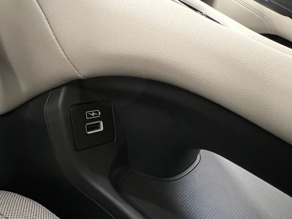 2025 Honda HR-V LX - Photo 17