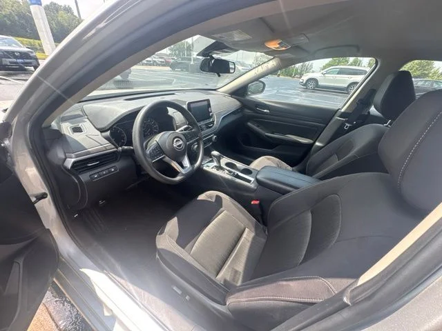 Used 2025 Silver Nissan 2.5 SV image 11