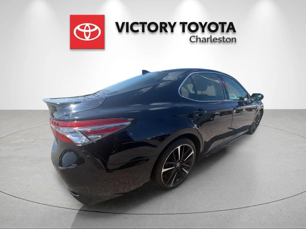 Used 2018 Black Toyota XSE V6 image 7