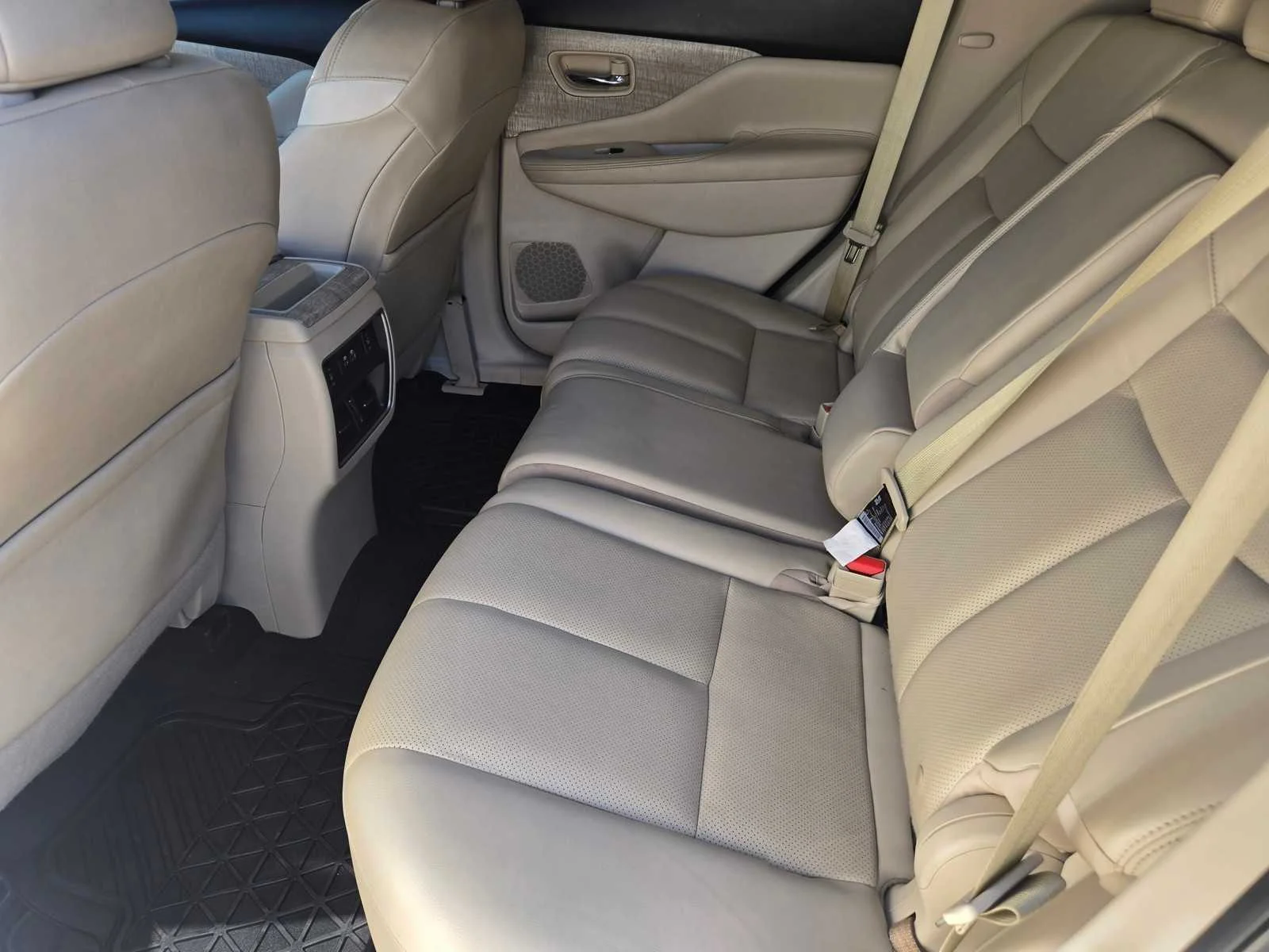 Used 2019  Nissan SL image 11
