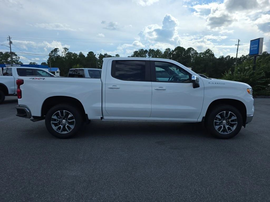 New 2026 Summit White Chevrolet LT image 8