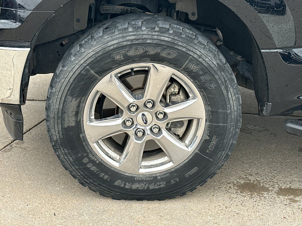 Used 2018 Shadow Black Ford XLT image 8