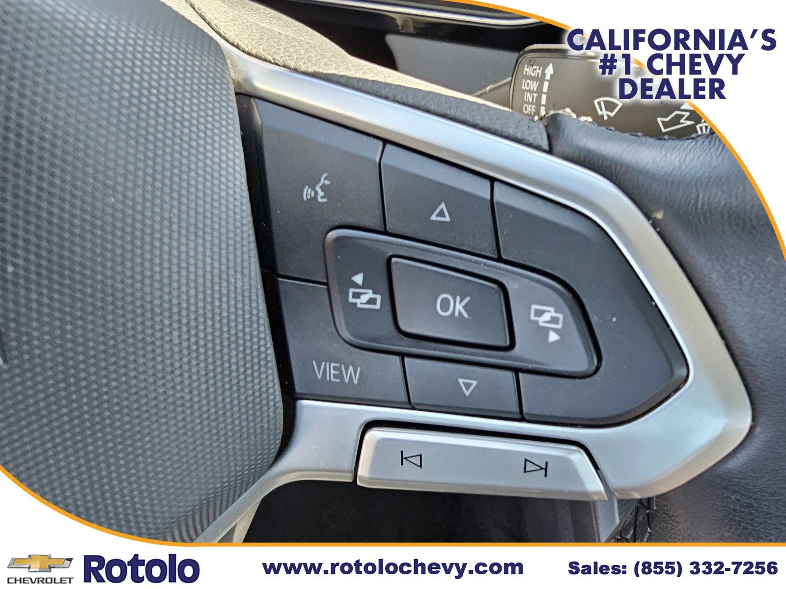 Used 2025  Volkswagen S image 21