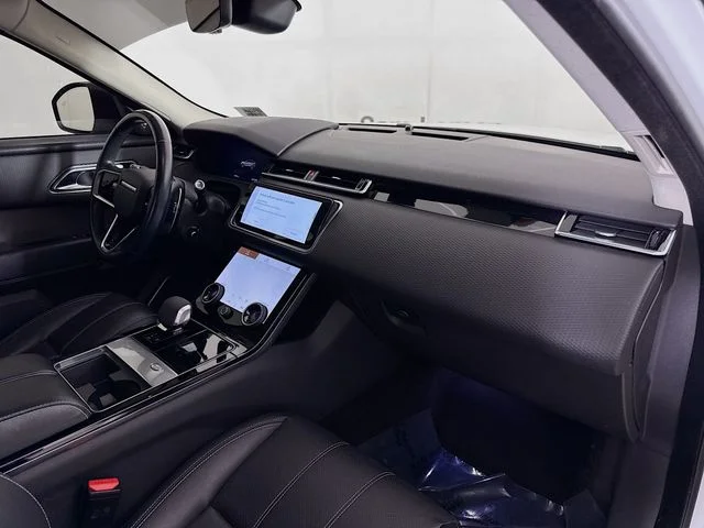 Used 2021  Land Rover S image 30