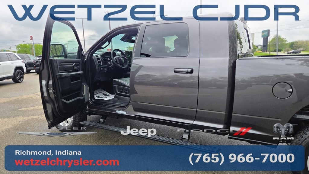 New 2026 Granite Crystal Metallic Clear-Coat Exterior Paint RAM Laramie image 11