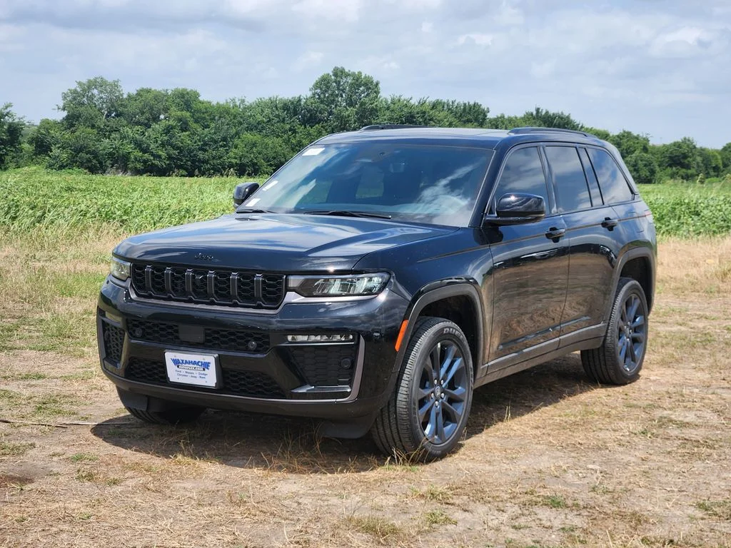 New 2026 Diamond Black Crystal Pearl-Coat Exterior Paint Jeep  image 2