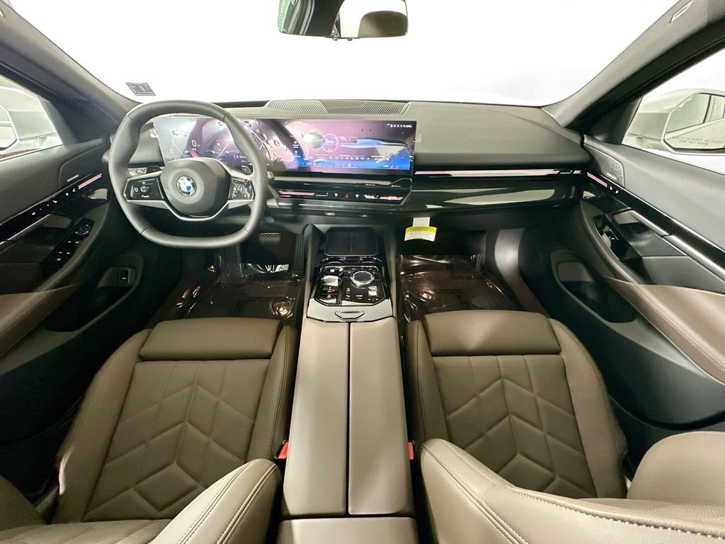 Used 2026 White Metallic BMW 530i xDrive image 26